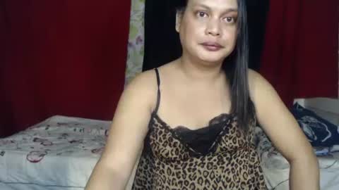 Snapshot of urasiandominaxx chatting on 02/26/25, 11:20 Diane online show from 02/26/25, 11:20
