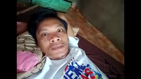 Snapshot of urasiandreamboyx chatting on 09/22/25, 01:40 John online show from 09/22/25, 01:40