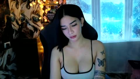 Snapshot of urasiandreamgirlxxx chatting on 06/22/26, 05:26 jess online show from 06/22/26, 05:26