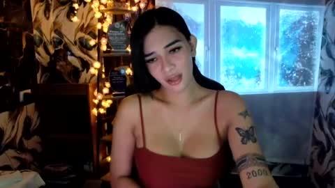 Snapshot of urasiandreamgirlxxx chatting on 07/21/26, 10:06 jess online show from 07/21/26, 10:06