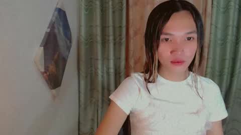 Snapshot of urasianharaxxx chatting on 12/18/24, 01:05 urasianharaxxx online show from 12/18/24, 01:05