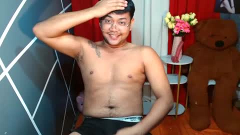 Snapshot of urasiankyler chatting on 06/26/26, 10:36 urasiankyler online show from 06/26/26, 10:36
