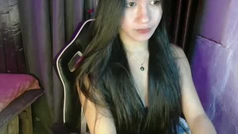 Snapshot of urasiansexbombgirlxxx chatting on 12/08/24, 12:51 Elizabeth online show from 12/08/24, 12:51