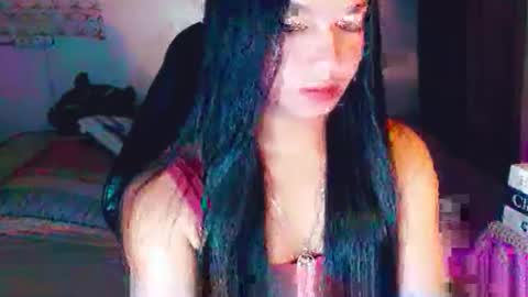 Snapshot of urasiansexbombgirlxxx chatting on 09/16/25, 12:33 Elizabeth online show from 09/16/25, 12:33