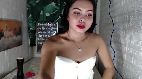 its me Molina online show from 01/16/25, 04:38