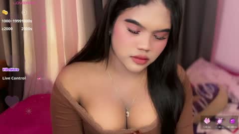 Snapshot of urbabysofia0305 chatting on 06/24/26, 04:06 Sofia online show from 06/24/26, 04:06