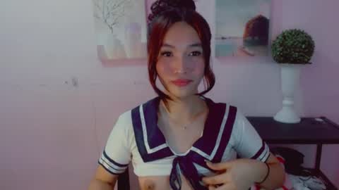 Snapshot of urblossom_princess chatting on 06/27/26, 12:37 urblossom_princess online show from 06/27/26, 12:37