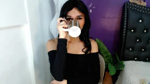 Snapshot of urcumcandymuse_ chatting on 07/09/26, 01:42 CALL ME TINE online show from 07/09/26, 01:42