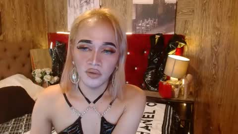 Snapshot of urcumgirlasiants chatting on 01/05/25, 12:31 KENDALL online show from 01/05/25, 12:31