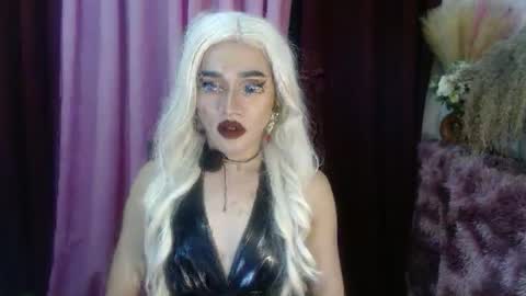 Snapshot of urcumgirlasiants chatting on 09/19/25, 01:01 KENDALL online show from 09/19/25, 01:01