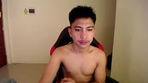 Snapshot of urcuteguy_jhonx chatting on 04/29/26, 12:31 Dannie online show from 04/29/26, 12:31