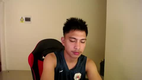 Snapshot of urcuteguy_jhonx chatting on 04/29/26, 08:37 Dannie online show from 04/29/26, 08:37