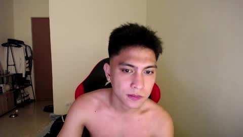 Snapshot of urcuteguy_jhonx chatting on 05/19/26, 06:58 Dannie online show from 05/19/26, 06:58