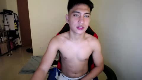 Snapshot of urcuteguy_jhonx chatting on 05/20/26, 07:03 Dannie online show from 05/20/26, 07:03