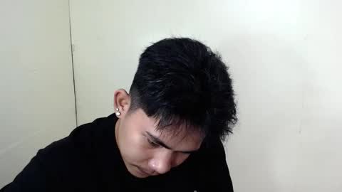 Snapshot of urcutie_asianboy chatting on 10/01/25, 01:17 KEN online show from 10/01/25, 01:17