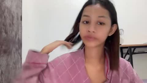 Snapshot of urdream_girl8 chatting on 02/14/26, 05:59 urdream_girl8 online show from 02/14/26, 05:59