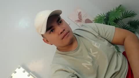 ure_fattytoy143 online show from 12/21/25, 06:20