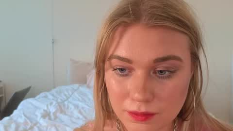 Snapshot of urfavcollegegirl chatting on 02/20/25, 12:08 Maryia Kay online show from 02/20/25, 12:08