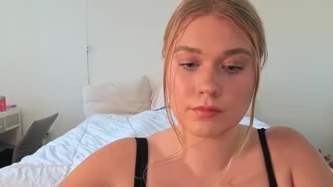 Snapshot of urfavcollegegirl chatting on 02/21/25, 11:10 Maryia Kay online show from 02/21/25, 11:10