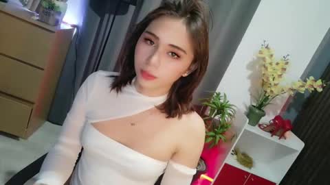 urfave_bbgirl online show from 05/06/26, 12:32