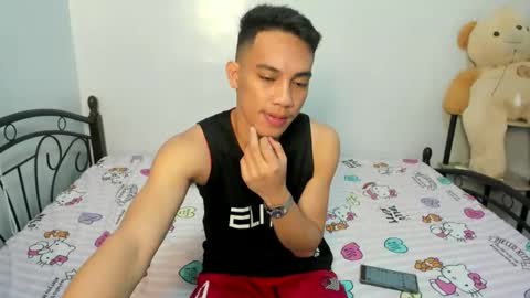 urfucker_vinz online show from 02/22/26, 12:47