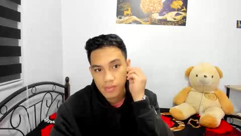 urfucker_vinz online show from 04/11/26, 12:31