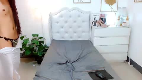 Snapshot of urfynestchina_doll chatting on 03/02/25, 04:17 Im your doll maica online show from 03/02/25, 04:17