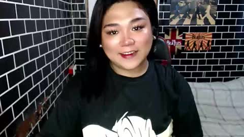Snapshot of urgirl_dimple chatting on 09/14/25, 04:22 Dimple online show from 09/14/25, 04:22