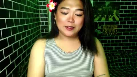 Snapshot of urgirl_dimple chatting on 11/14/25, 12:04 Dimple online show from 11/14/25, 12:04