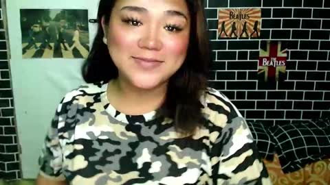 Snapshot of urgirl_dimple chatting on 12/17/25, 05:57 Dimple online show from 12/17/25, 05:57