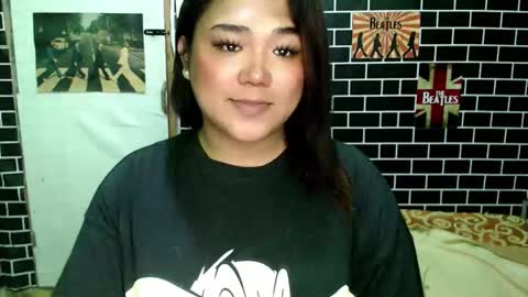 Snapshot of urgirl_dimple chatting on 12/19/25, 08:21 Dimple online show from 12/19/25, 08:21