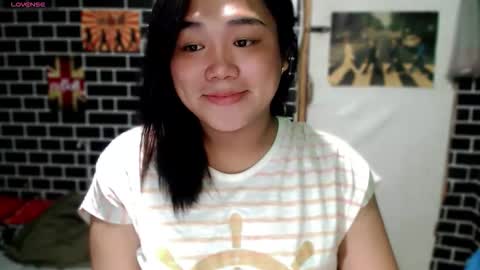 Snapshot of urgirl_dimple chatting on 03/15/26, 08:31 Dimple online show from 03/15/26, 08:31