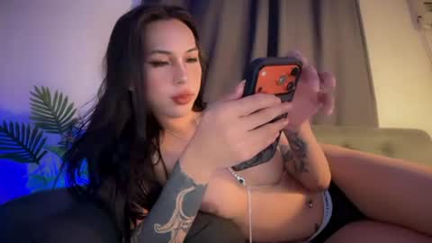 Snapshot of urgirl_nyx chatting on 07/19/26, 12:58 N Y X online show from 07/19/26, 12:58