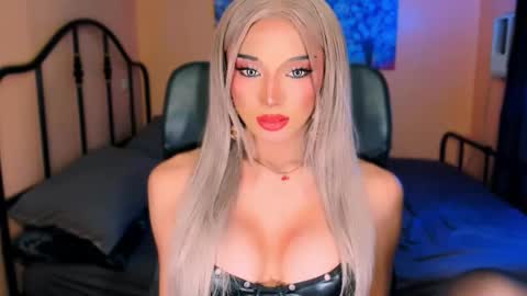 My bella 3 online show from 02/25/26, 01:59