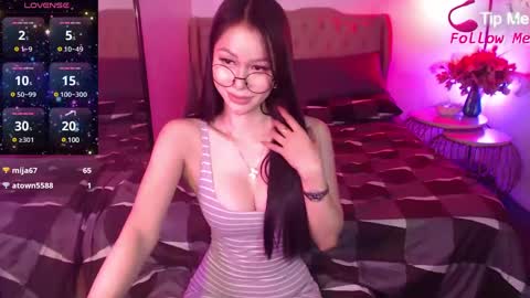 Snapshot of urgoddessofsex chatting on 01/13/25, 01:06 angela online show from 01/13/25, 01:06