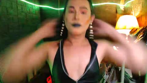 queen norelle online show from 02/15/26, 09:55