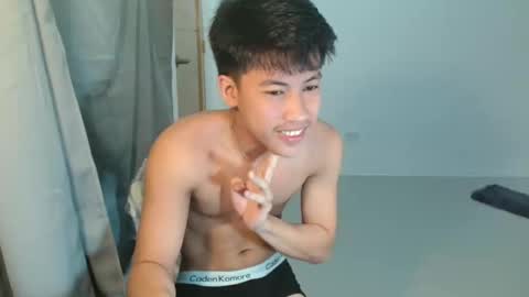 Snapshot of urhot_jules chatting on 02/27/26, 05:24 erwin online show from 02/27/26, 05:24