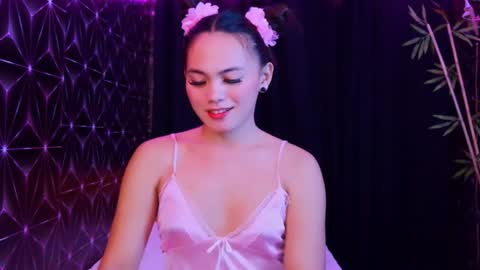 Snapshot of urhot_maxine chatting on 07/18/26, 12:15 urhot_maxine online show from 07/18/26, 12:15