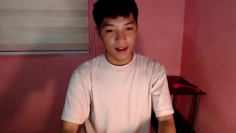 Snapshot of urhotethanxx chatting on 02/14/25, 05:41 Ethan online show from 02/14/25, 05:41