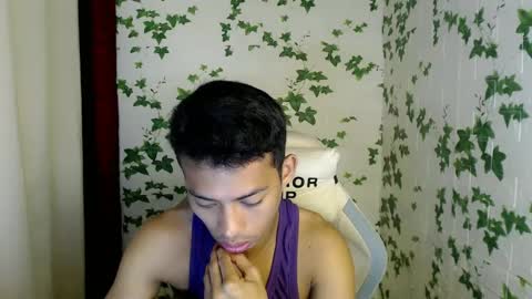 Snapshot of urhotfuckingass chatting on 01/04/25, 11:38 richard online show from 01/04/25, 11:38