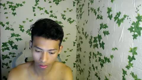 Snapshot of urhotfuckingass chatting on 01/05/25, 02:38 richard online show from 01/05/25, 02:38