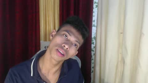 Snapshot of urhotfuckingass chatting on 01/25/25, 04:02 richard online show from 01/25/25, 04:02