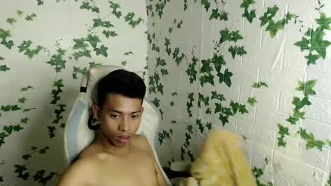 Snapshot of urhotfuckingass chatting on 01/31/25, 08:11 richard online show from 01/31/25, 08:11