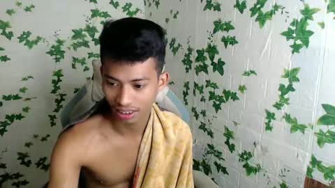 Snapshot of urhotfuckingass chatting on 02/01/25, 04:14 richard online show from 02/01/25, 04:14