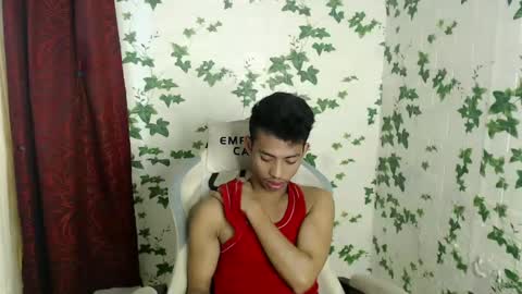 Snapshot of urhotfuckingass chatting on 02/13/25, 01:40 richard online show from 02/13/25, 01:40