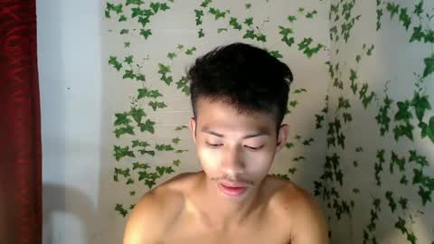 Snapshot of urhotfuckingass chatting on 02/18/25, 04:48 richard online show from 02/18/25, 04:48