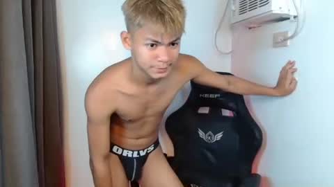 Snapshot of urhotpinoy_izaac chatting on 10/03/25, 04:20 simeon ulok online show from 10/03/25, 04:20