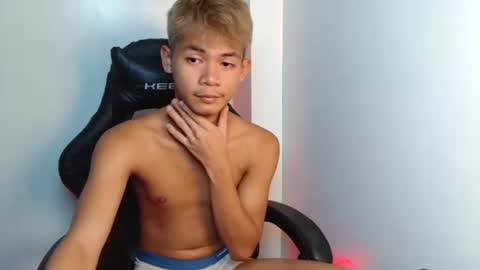 Snapshot of urhotpinoy_izaac chatting on 10/08/25, 03:09 simeon ulok online show from 10/08/25, 03:09