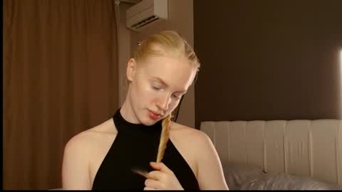 ElizabethLizy online show from 06/12/26, 06:29