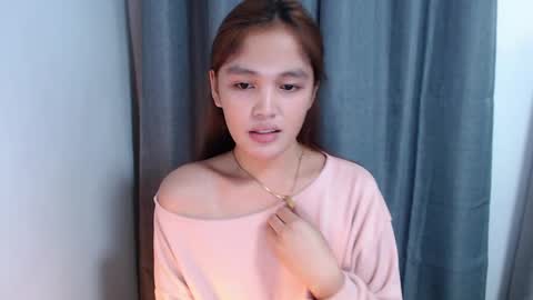 Amira online show from 12/05/24, 01:25